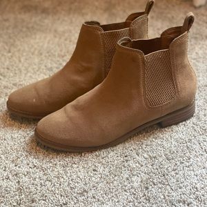 Toms boots. Size 7